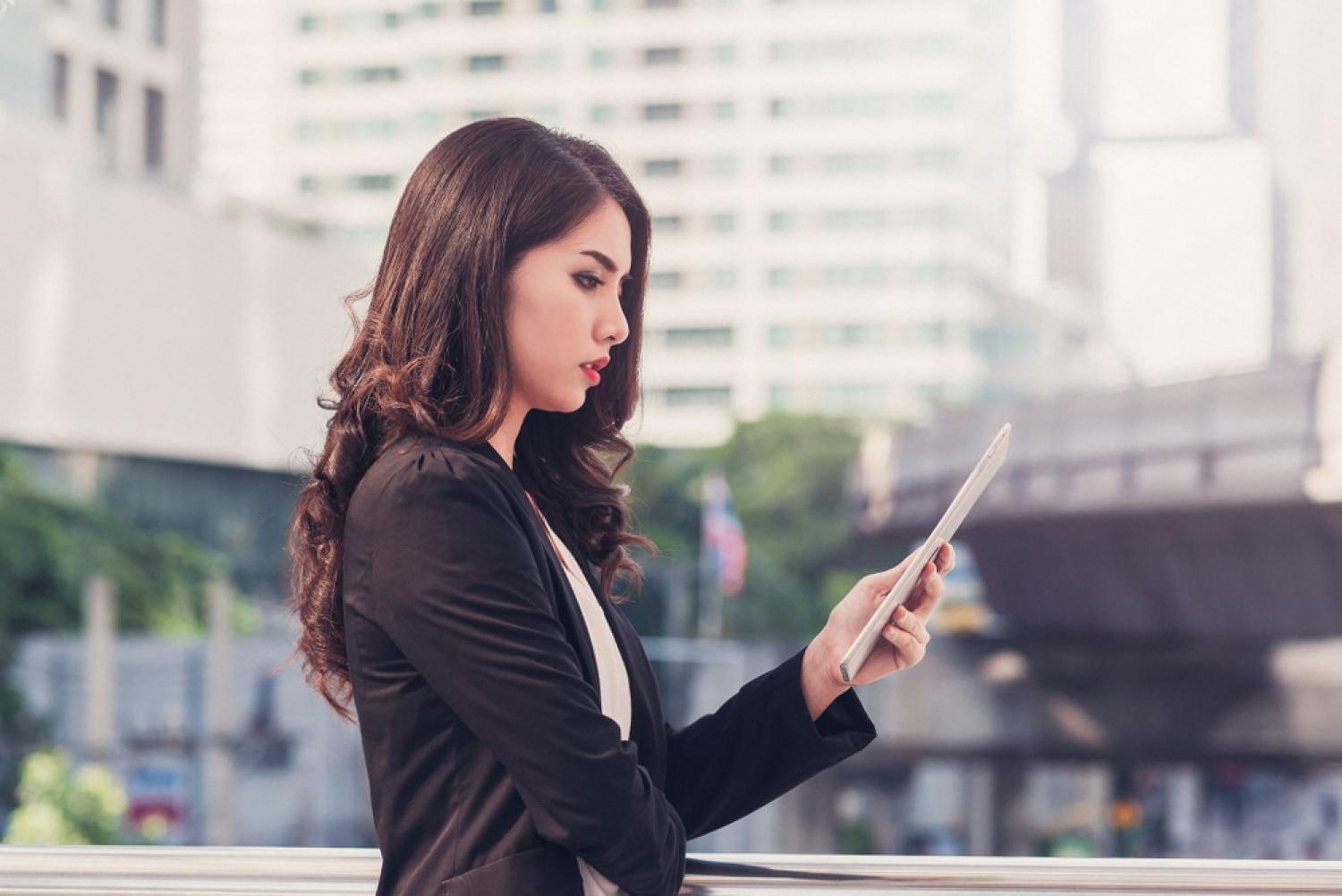 What Can I Find Out About a Company via the Internet? A UAE Buyer’s Checklist